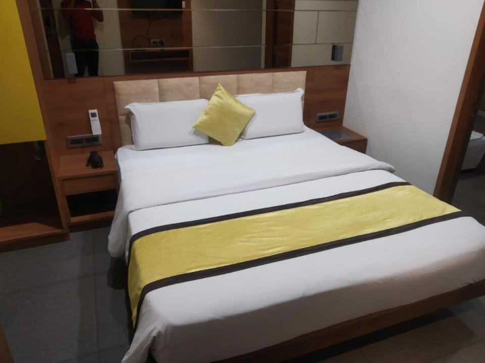 Hotel Avaante Ahmedabad Formerly Known As The Orchid Hotel 외부 사진