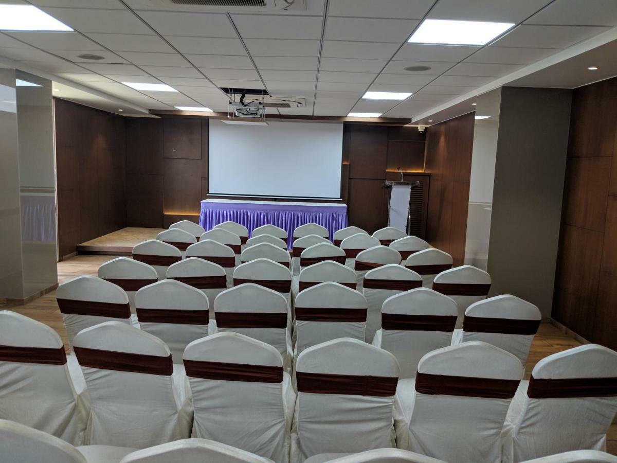 Hotel Avaante Ahmedabad Formerly Known As The Orchid Hotel 외부 사진