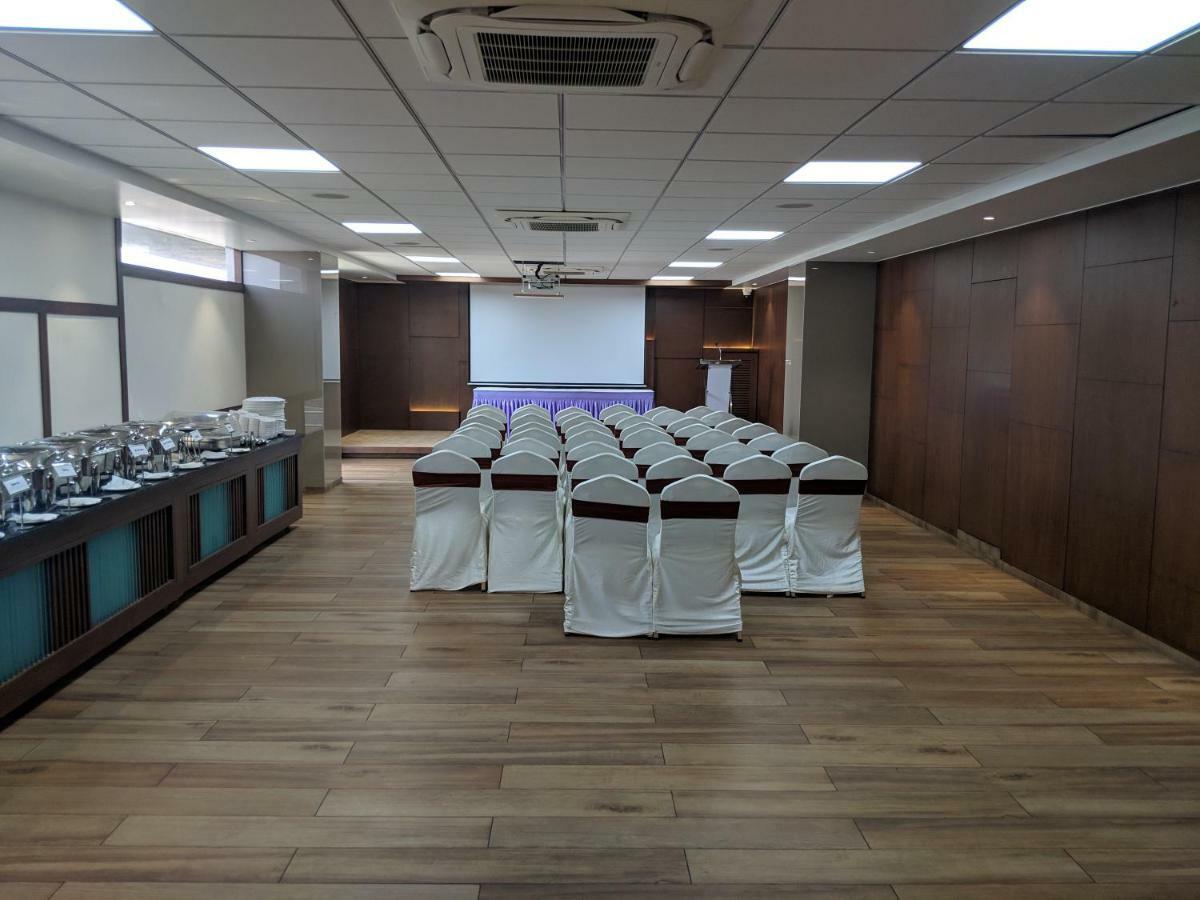 Hotel Avaante Ahmedabad Formerly Known As The Orchid Hotel 외부 사진